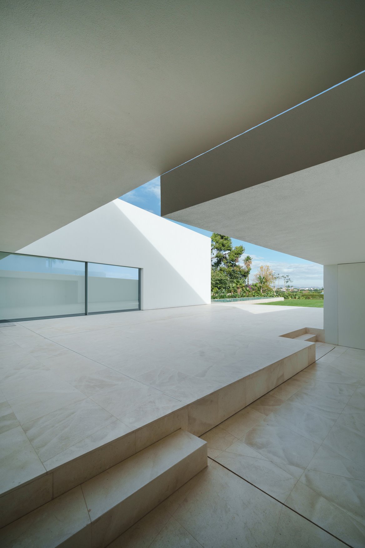 FRAN SILVESTRE ARQUITECTOS THE EMPTY HOUSE PHOTO LQ 003 JESU´S ORRICO