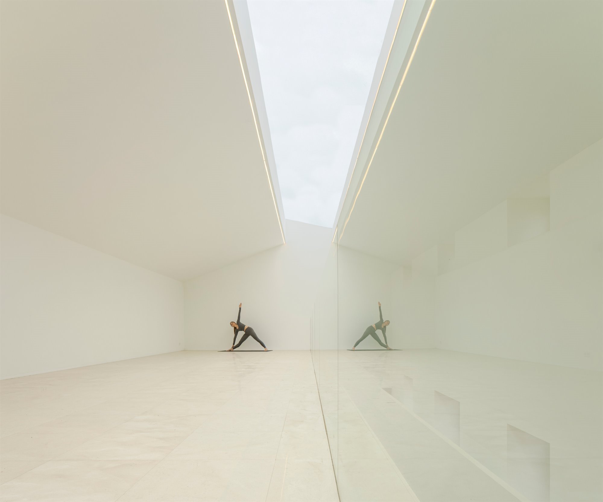 FRAN SILVESTRE ARQUITECTOS THE EMPTY HOUSE PHOTO LQ 009 FERNANDO GUERRA