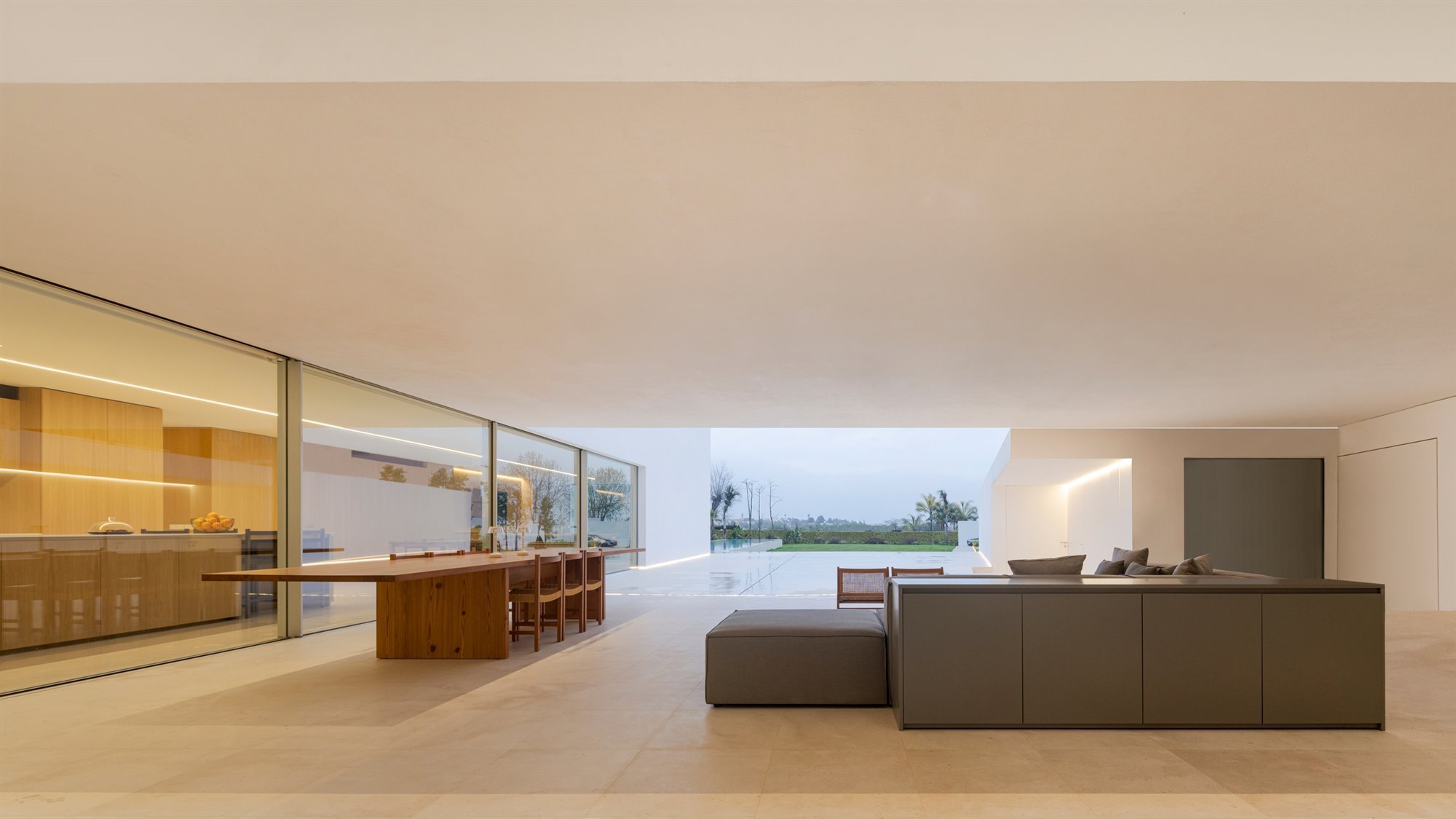 FRAN SILVESTRE ARQUITECTOS THE EMPTY HOUSE PHOTO LQ 016 FERNANDO GUERRA
