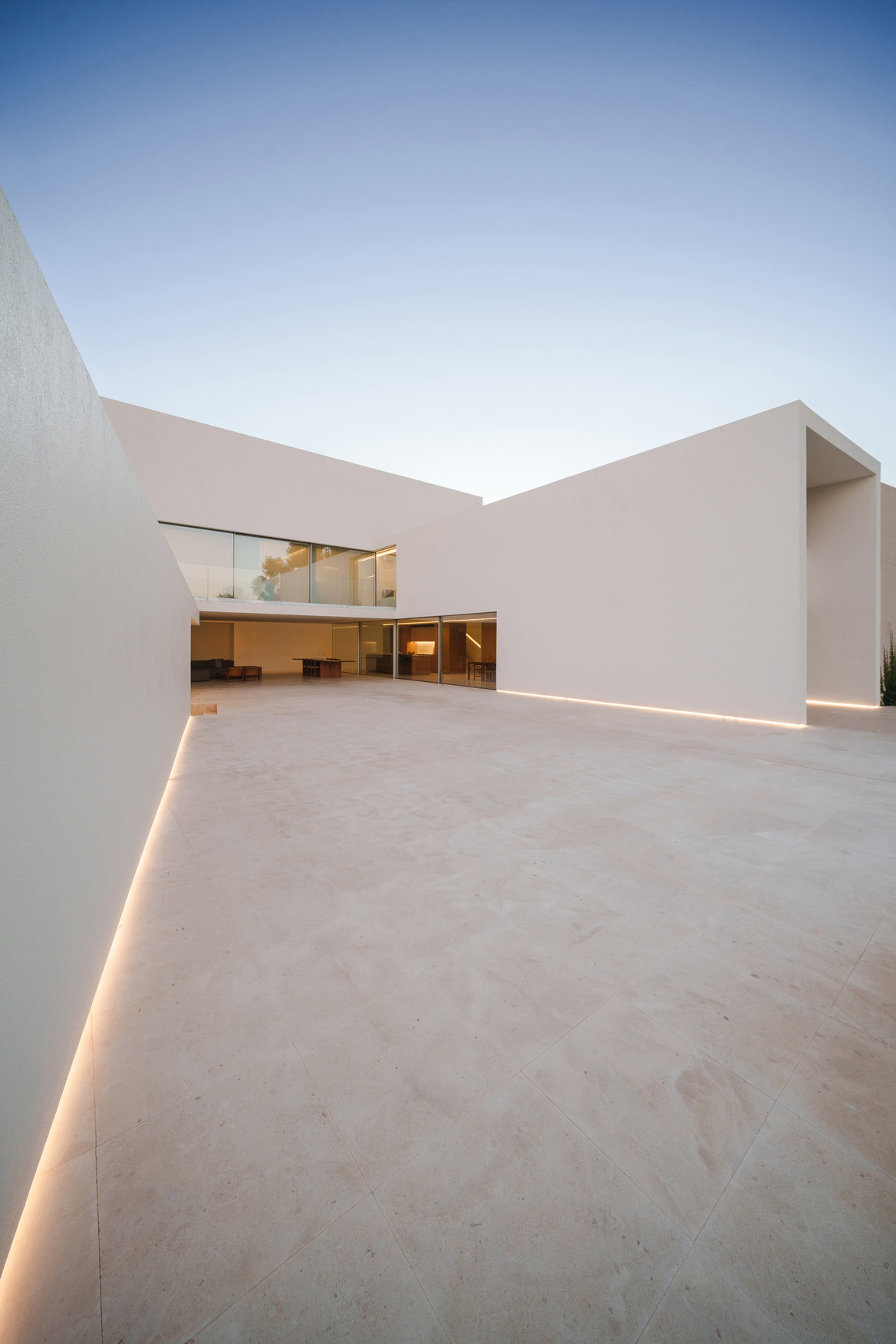 FRAN SILVESTRE ARQUITECTOS THE EMPTY HOUSE PHOTO LQ 041 JESU´S ORRICO