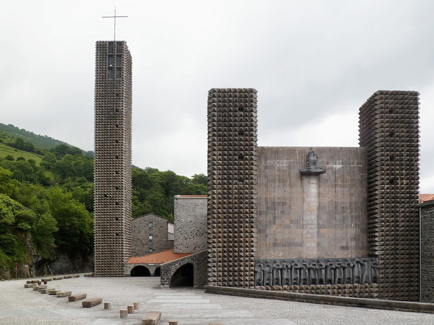 Exterior de la Basílica de Aránzazu.