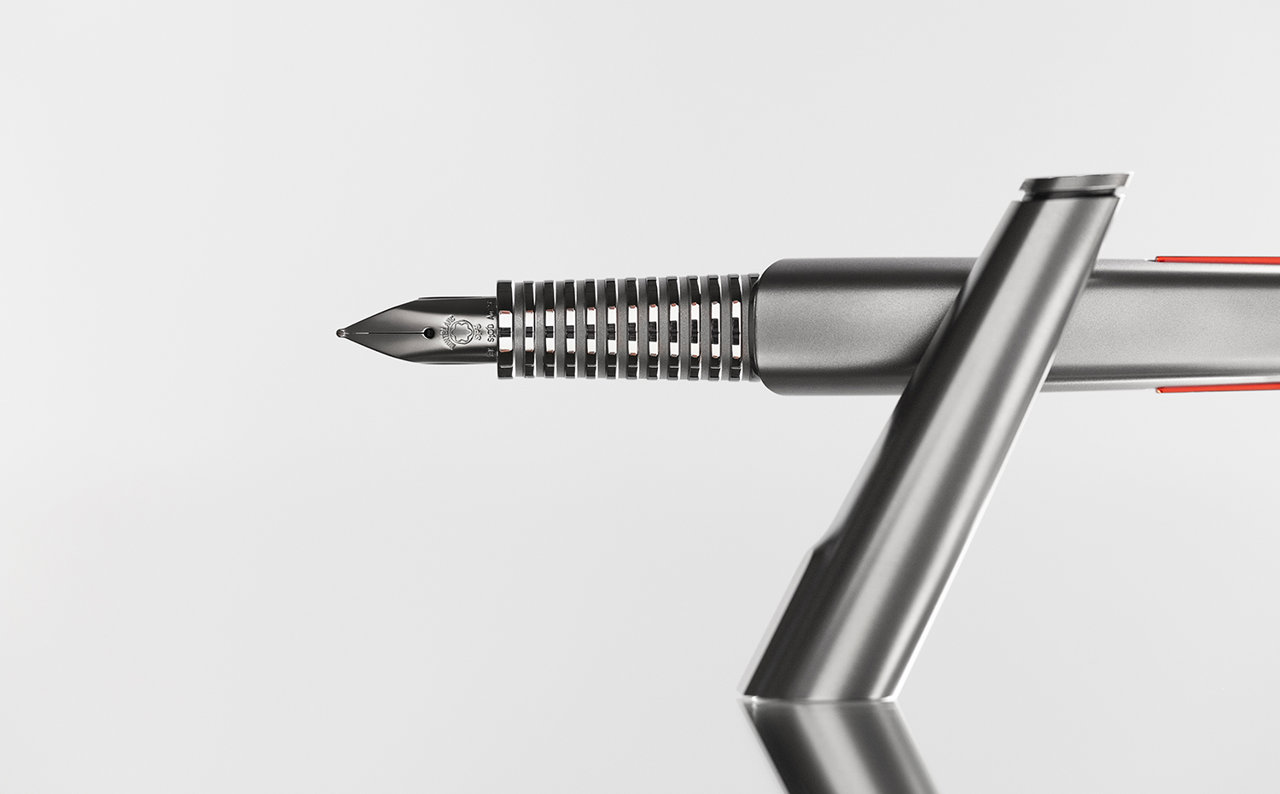 Nueva colaboración entre Montblanc y Ferrari 
