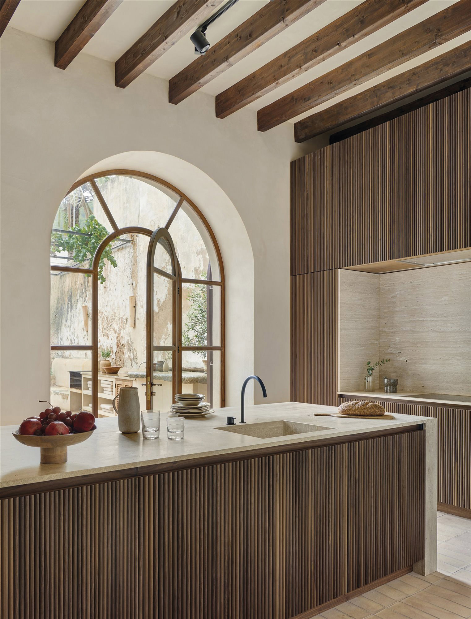 reforma casa abandonada alaro durietz design cf2c8a13