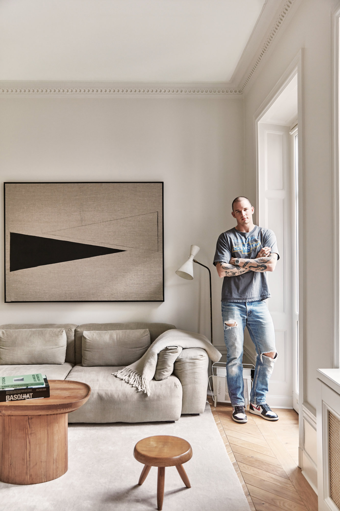 Los tonos naturales protagonizan la vivienda de Fredrik Karlsson en Estocolmo. 