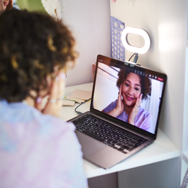 Ikea presenta un aro de luz por menos de 10 euros que te hará brillar en tus videoconferencias