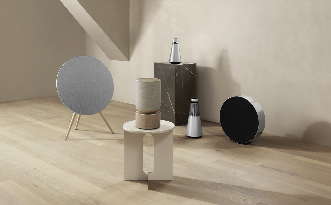 Altavoces inteligentes y  sin cables de Bang & Olufsen. 