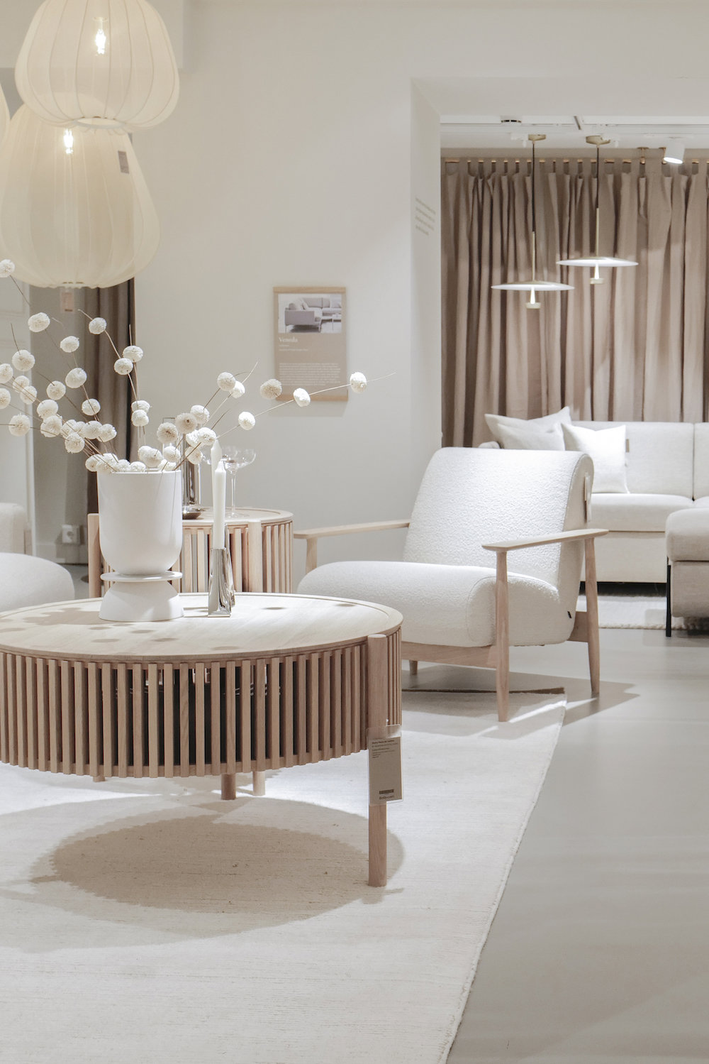 Madera y tonos neutros dominan la oferta