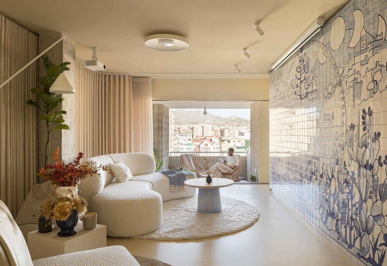 Este piso de Málaga de los 70 se ha transformado siguiendo el arte japonés Engawa, que une interior y exterior