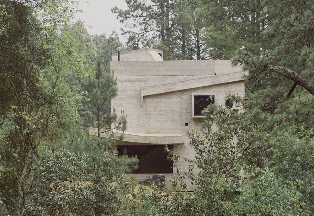¿Qué es esta maravilla? Un espectacular refugio de hormigón en mitad de la selva