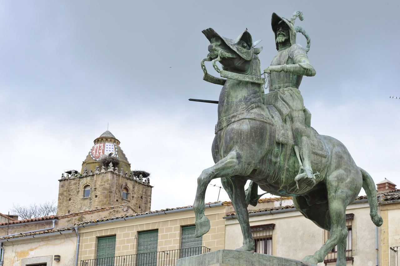 Estatua de Pizarro
