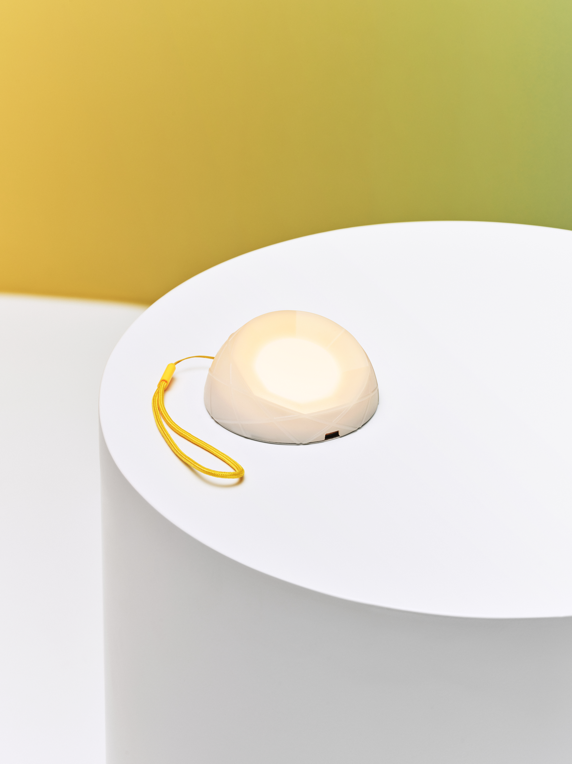 La lámpara portátil mini de Ikea y Little Sun para llevar a cualquier lado