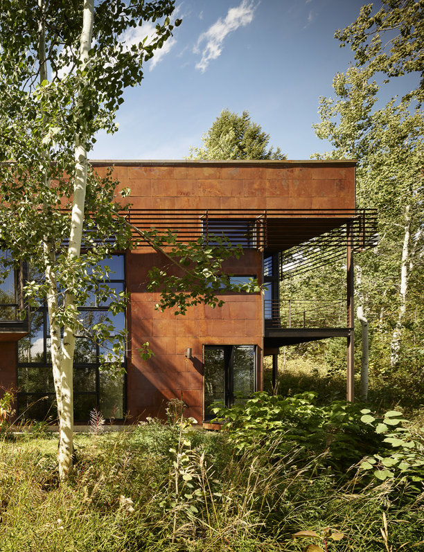 Así se ha transformado una antigua cabaña del bosque en una casa moderna 