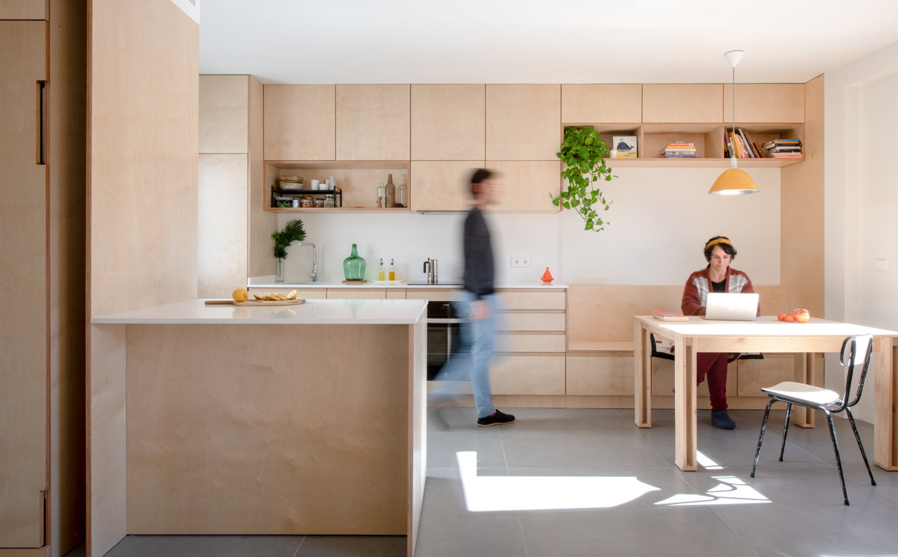 La vida en torno a un mueble