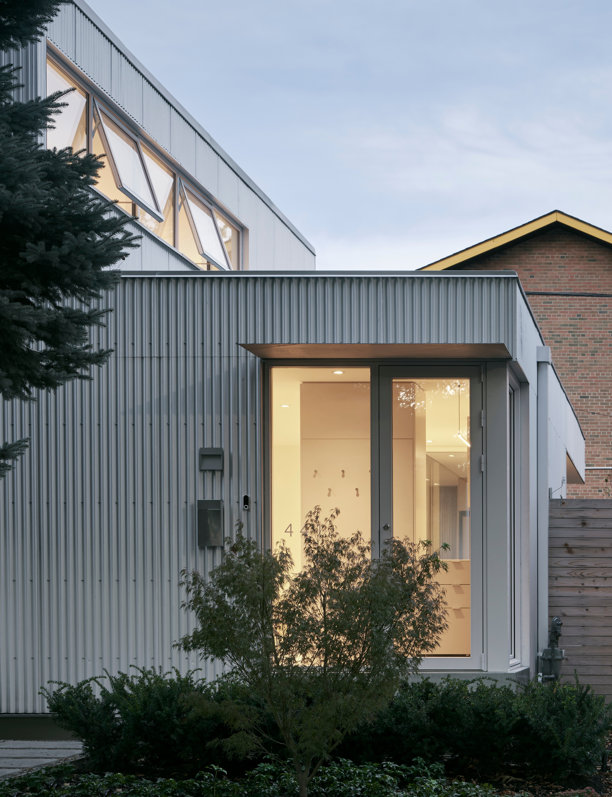 Una casa sostenible y pensada para envejecer a la vez que su dueña