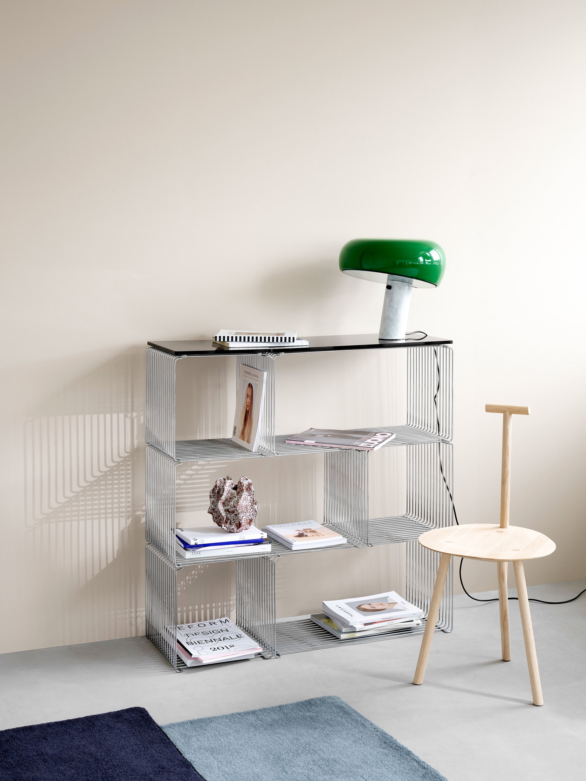 Panton Wire mueble cromado para vinilos