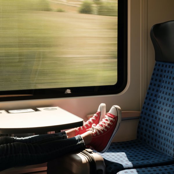 Cómo conseguir billetes de tren gratis en España y alojamientos económicos