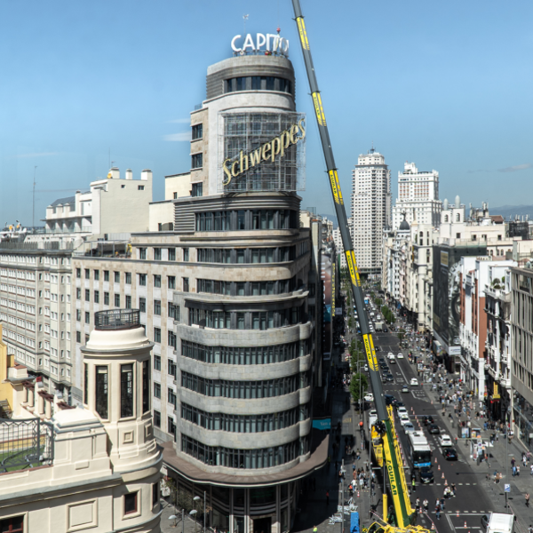 El edificio más icónico de la Gran Vía ha cambiado, así es su nueva imagen