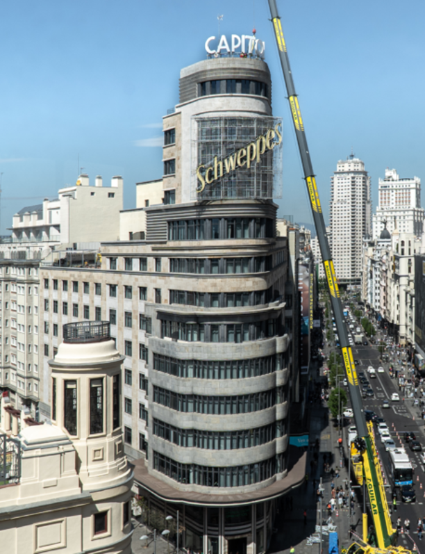 El edificio más icónico de la Gran Vía ha cambiado, así es su nueva imagen