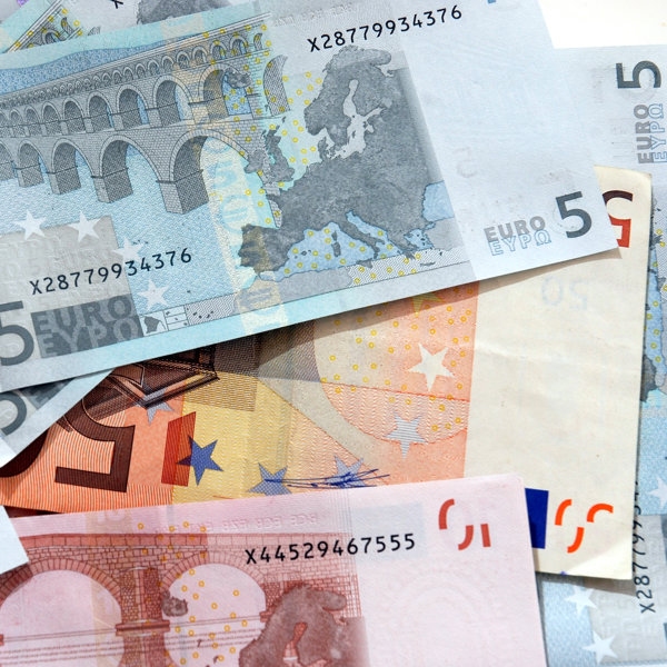 El secreto mejor guardado de los billetes de EURO: la loca historia que hay detrás de sus dibujos