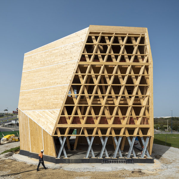 El primer edificio prefabricado de madera sostenible certificado en España está en Lugo