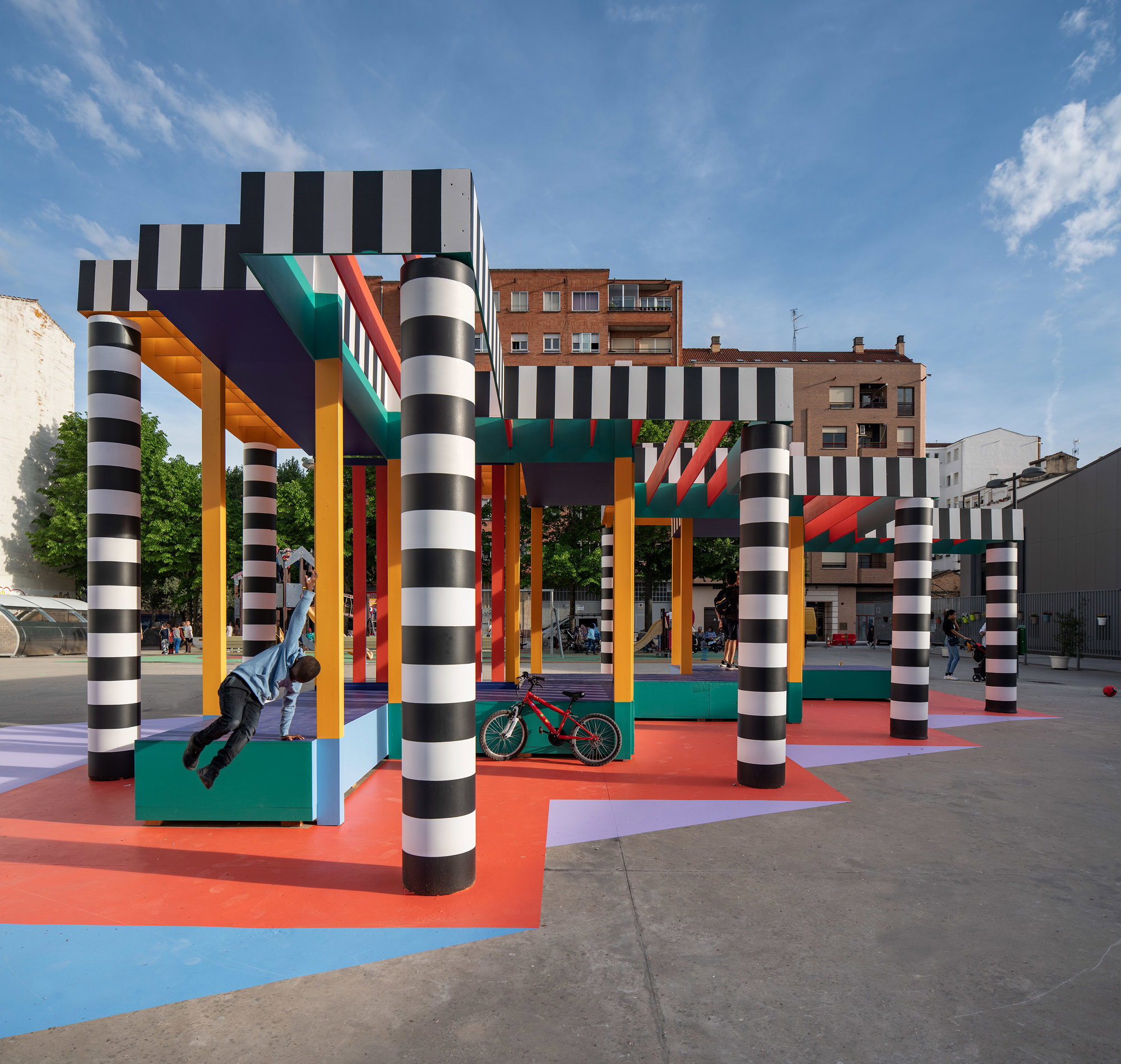 Sombra proyectada, de Camille Walala