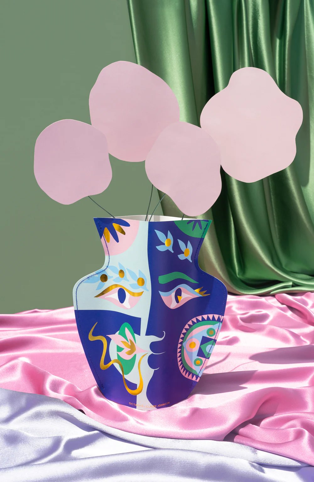 Jarrón de papel de Claire Johnson