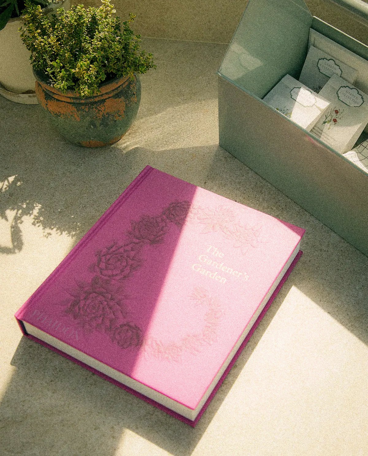 Libro 'The gardeners garden'