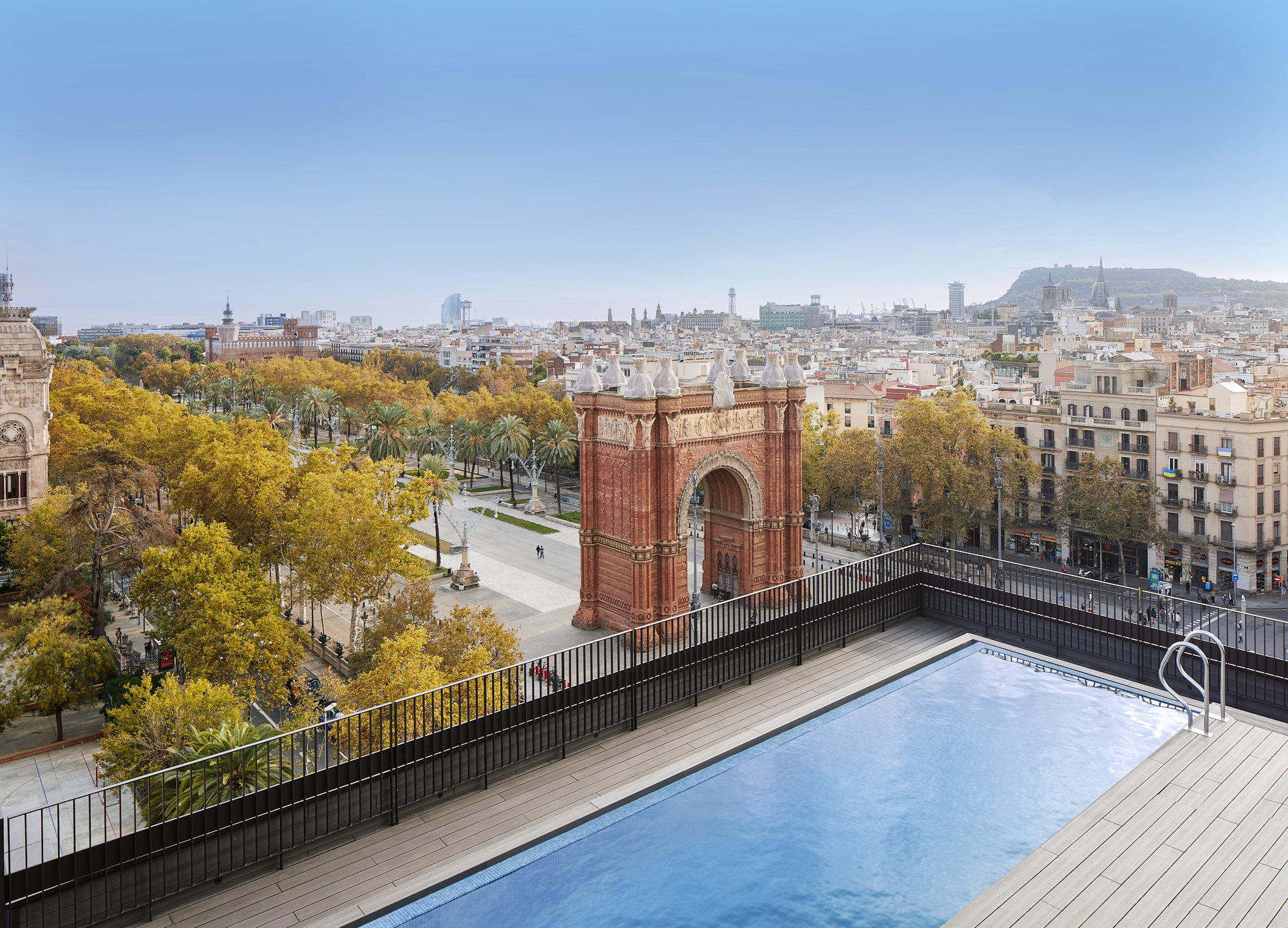 Archie   Piscina y vistas