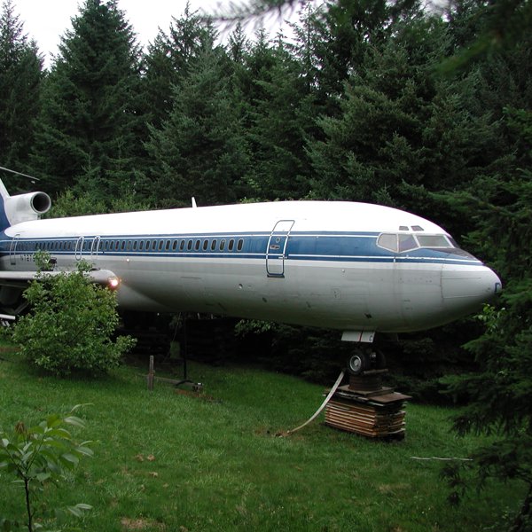 Casas frikis: un Boeing 727 convertido en casa prefabricada (y otras opciones más sencillas)