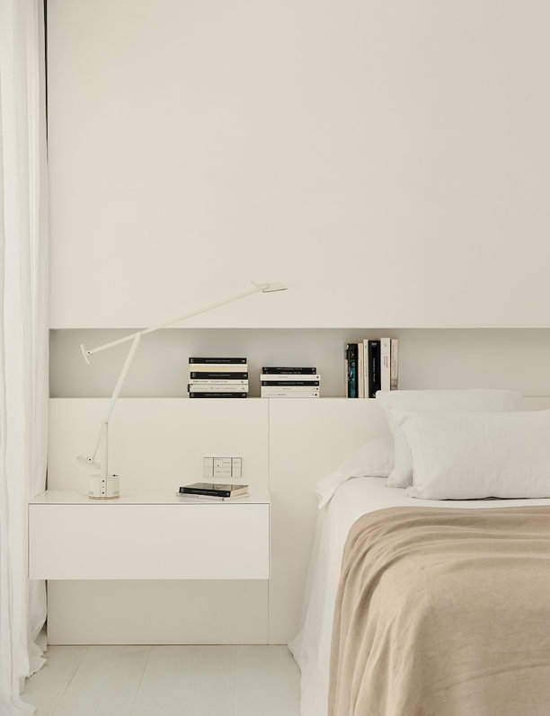 10 dormitorios minimalistas y prácticamente vacíos al más puro estilo de Arquitectura y Diseño y que NO resultan nada fríos