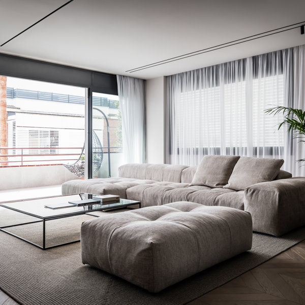 El minimalismo de este piso de Barcelona ofrece una nueva forma de habitar y respirar