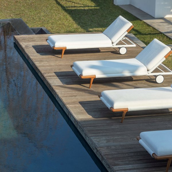 Gaudí estaría orgulloso de esta elegante colección de mobiliario outdoor 