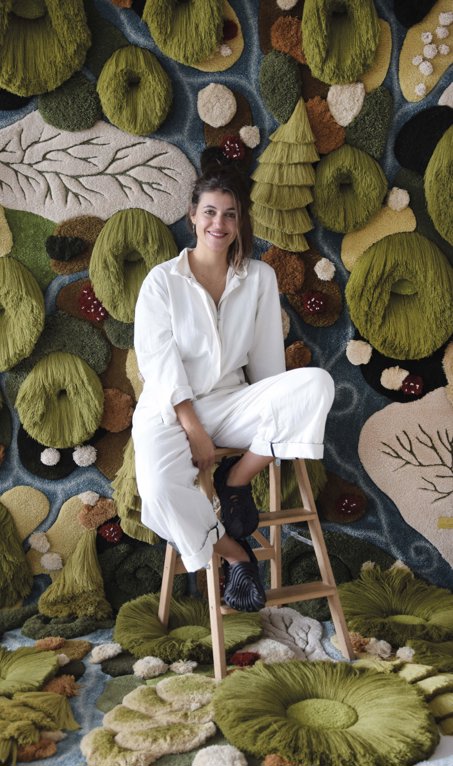 Los tapices de esta artista portuguesa están hechos con descartes de la industria textil