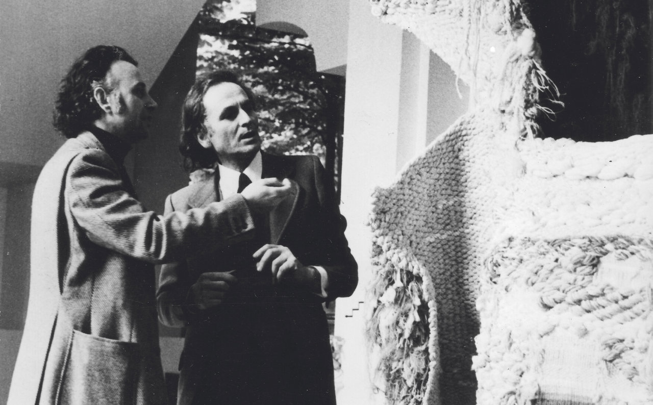 Grau-Garriga y Pierre Cardin en la exposición de su obra en Espace Cardin