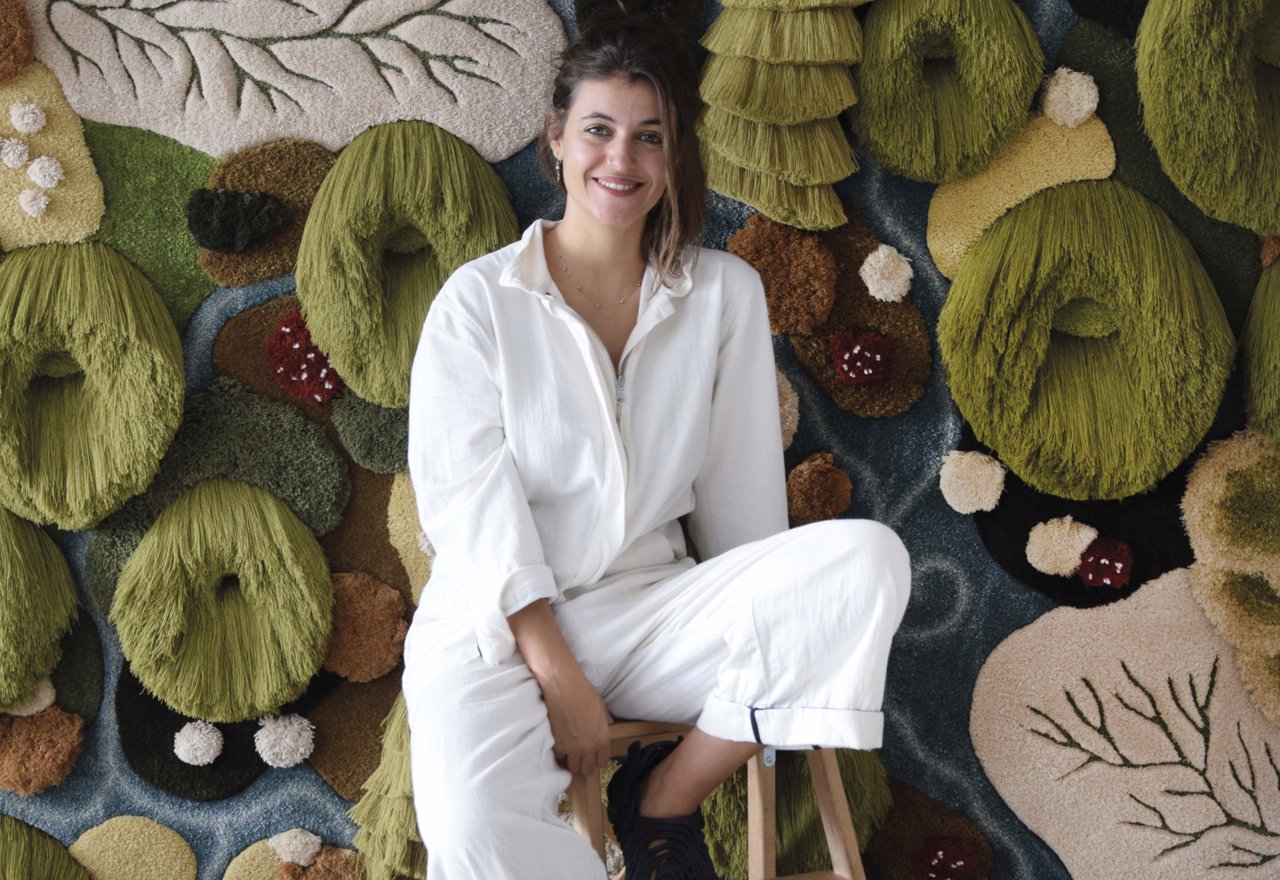 Los tapices de esta artista portuguesa están hechos con descartes de la industria textil