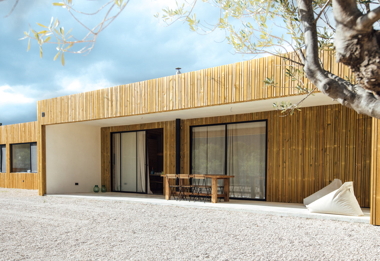 Esta casa autosuficiente en las montañas de Alicante no es como las demás