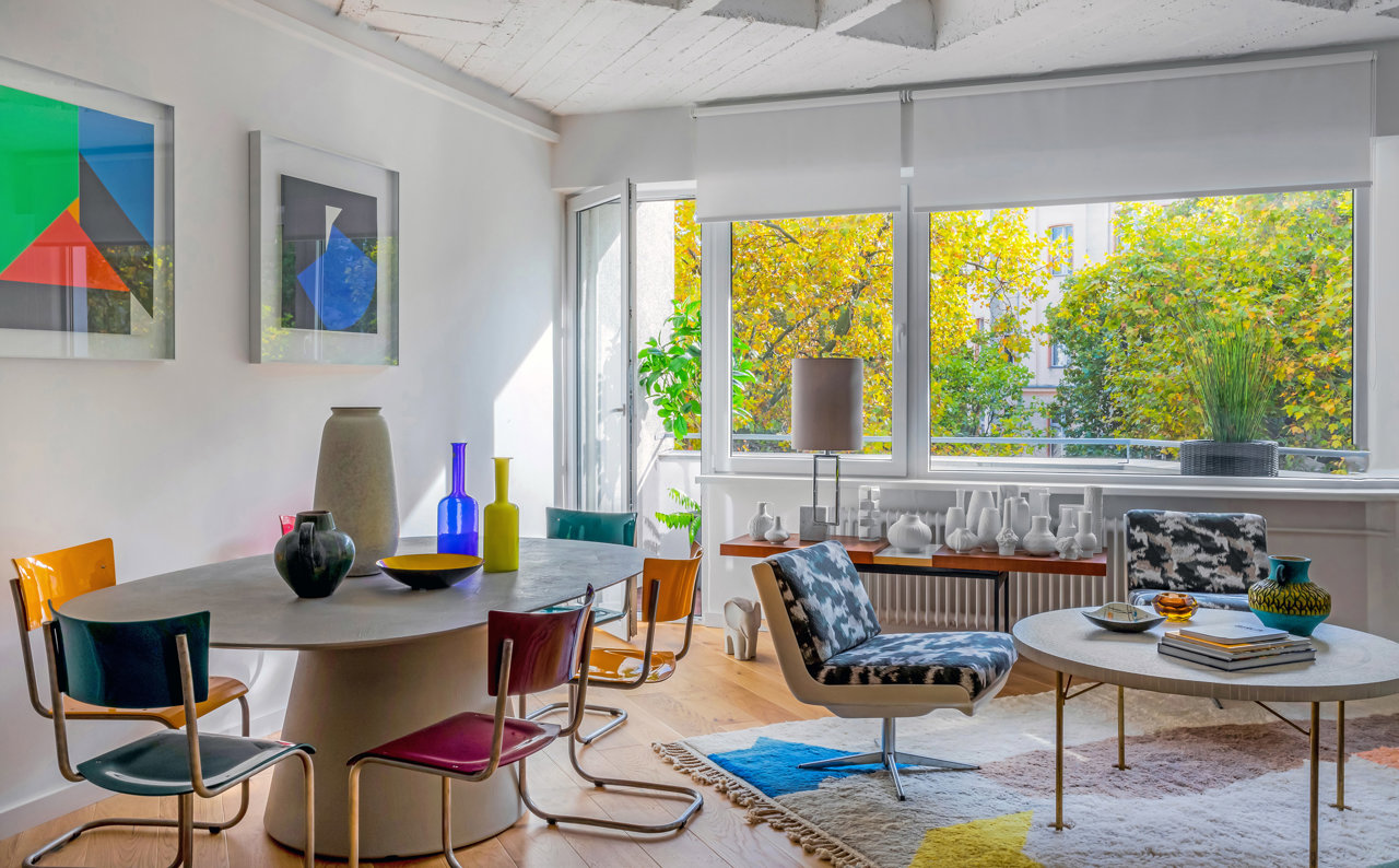Apartamento de Mikel Irastorza en Berlín: una oda al color y a la mezcla.