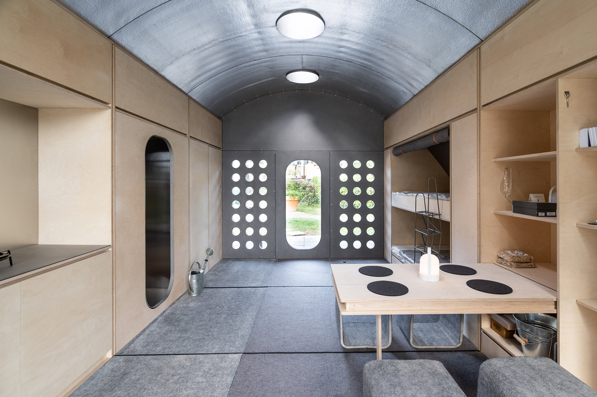 interior vivienda prefabricada norman foster