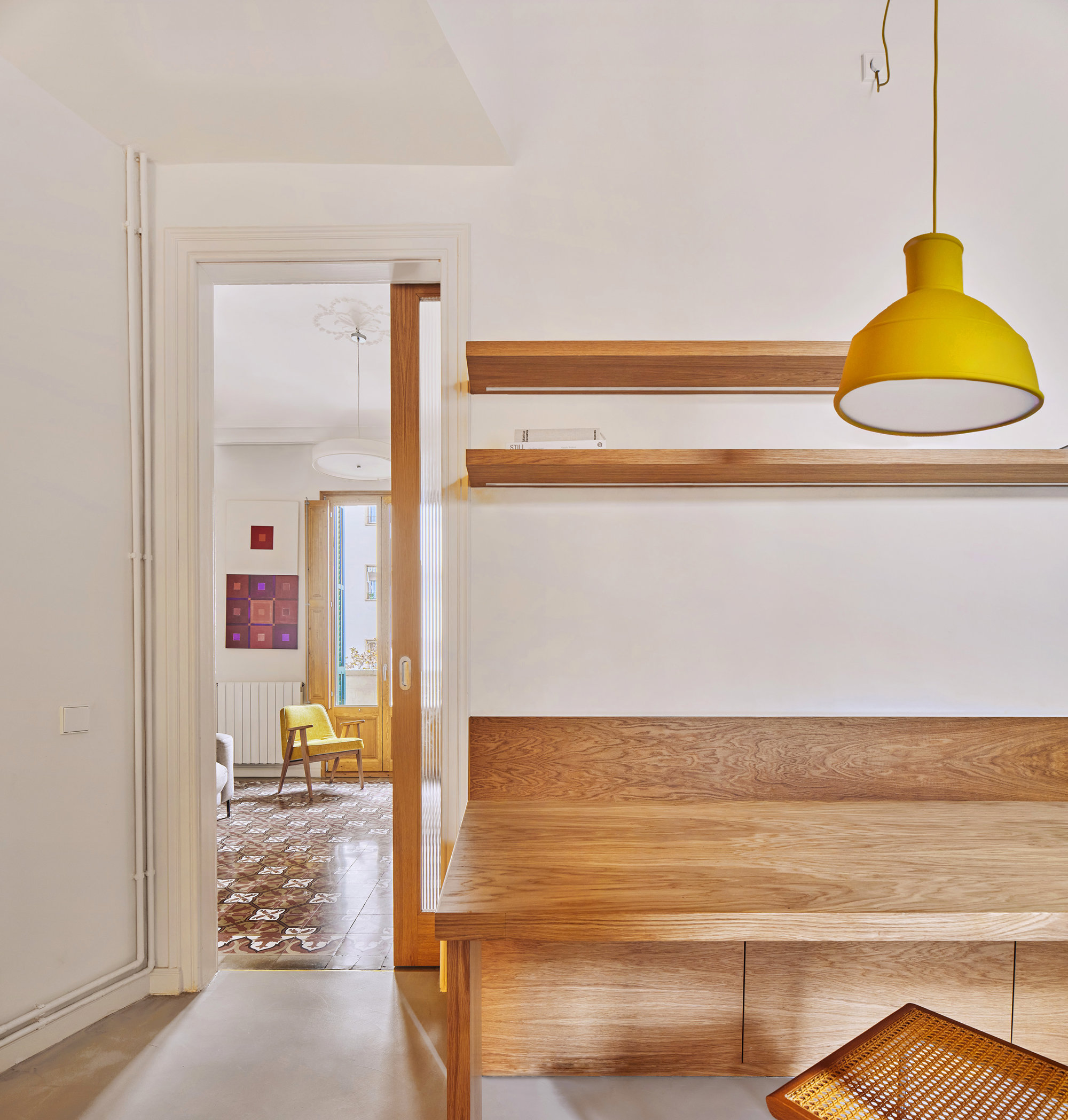 Suelos de microcemento comedor madera
