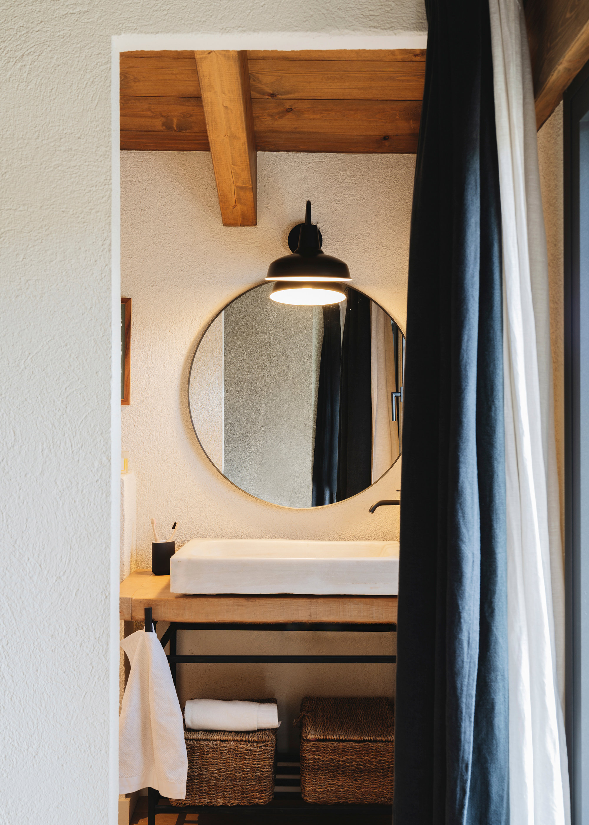 Bañado de luz natural, un spa en tamaño mini.