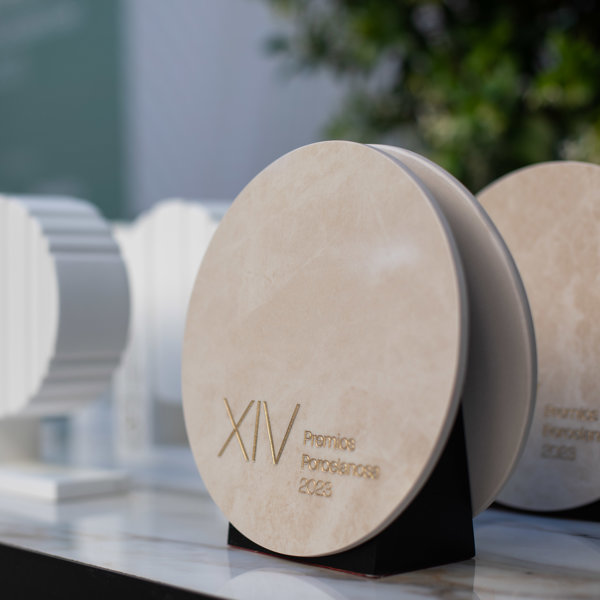 Toyo Ito recibe el Premio Honorífico en los XIV Premios Porcelanosa