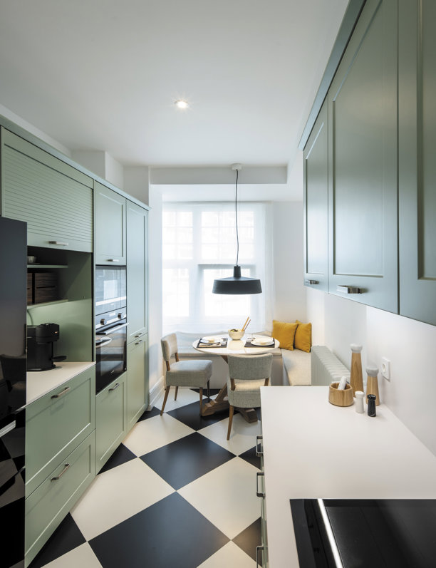 COCINAS AL DETALLE: así es esta cocina verde salvia de 12 metros en A Coruña