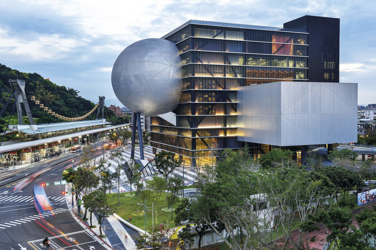 Áreas verdes del Centro de Artes Escénicas de Taipei, de OMA