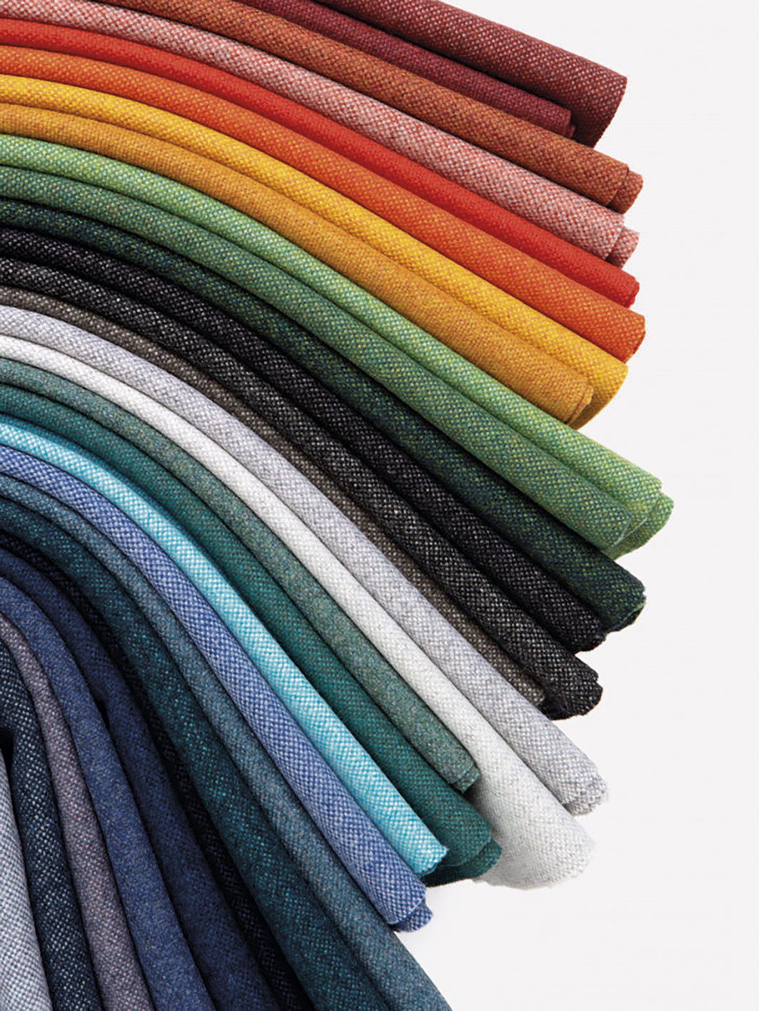 Tejidos de fibra reciclada de Maharam; una alternativa para refrescar la imagen del sofá