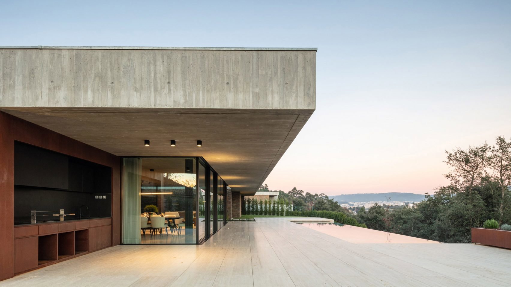 Casa moderna de hormigon en Braga porche con vistas