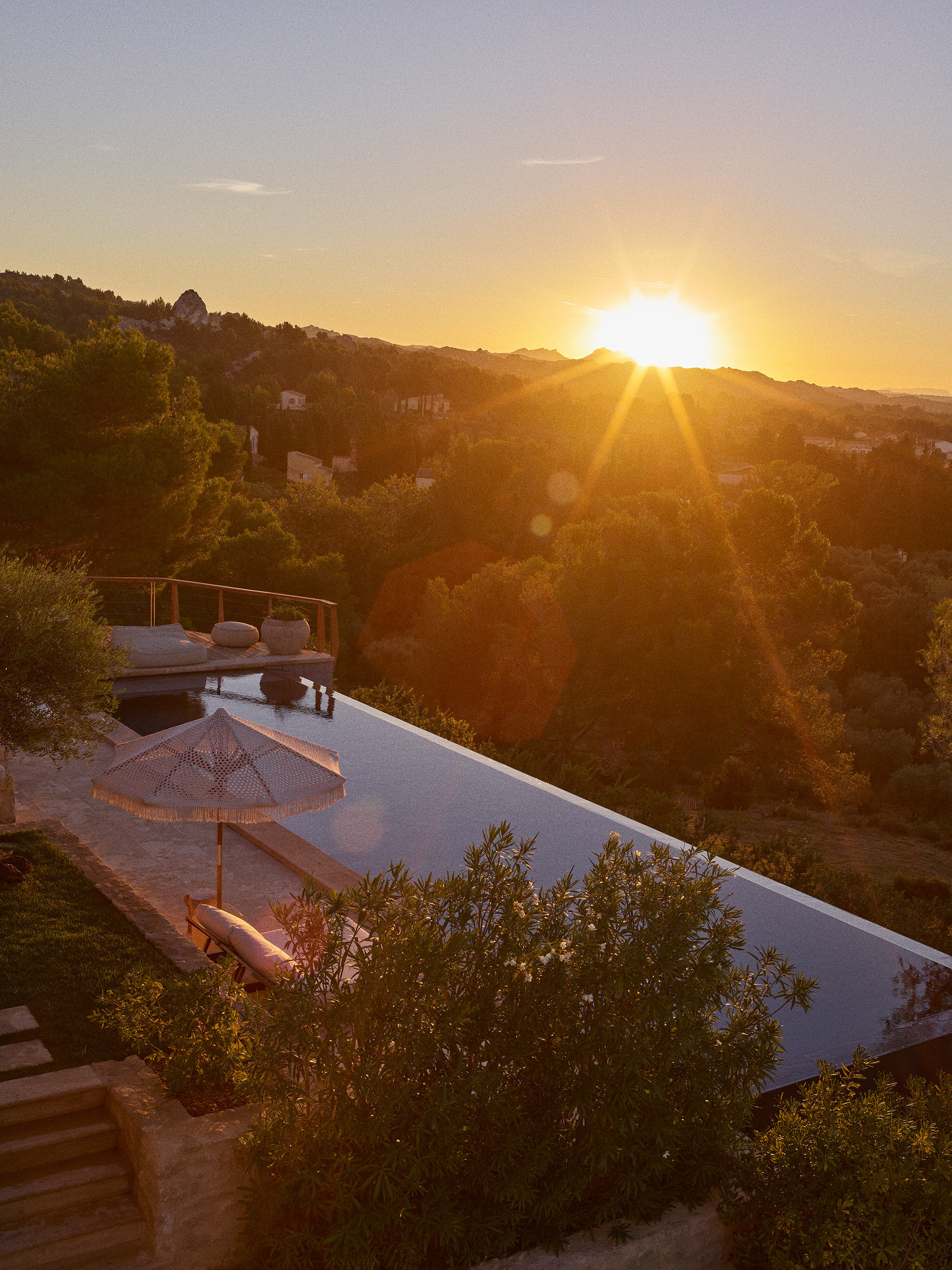 La vista desde las habitaciones es un espectáculo, ya que la casa está en medio del Parque Natural Regional de los Alpilles.