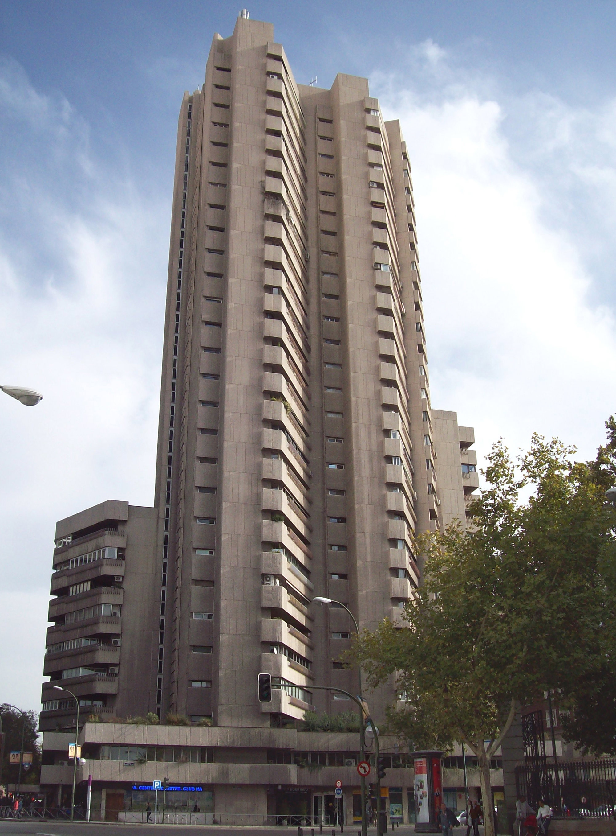 Torre de Valencia (Madrid) 01