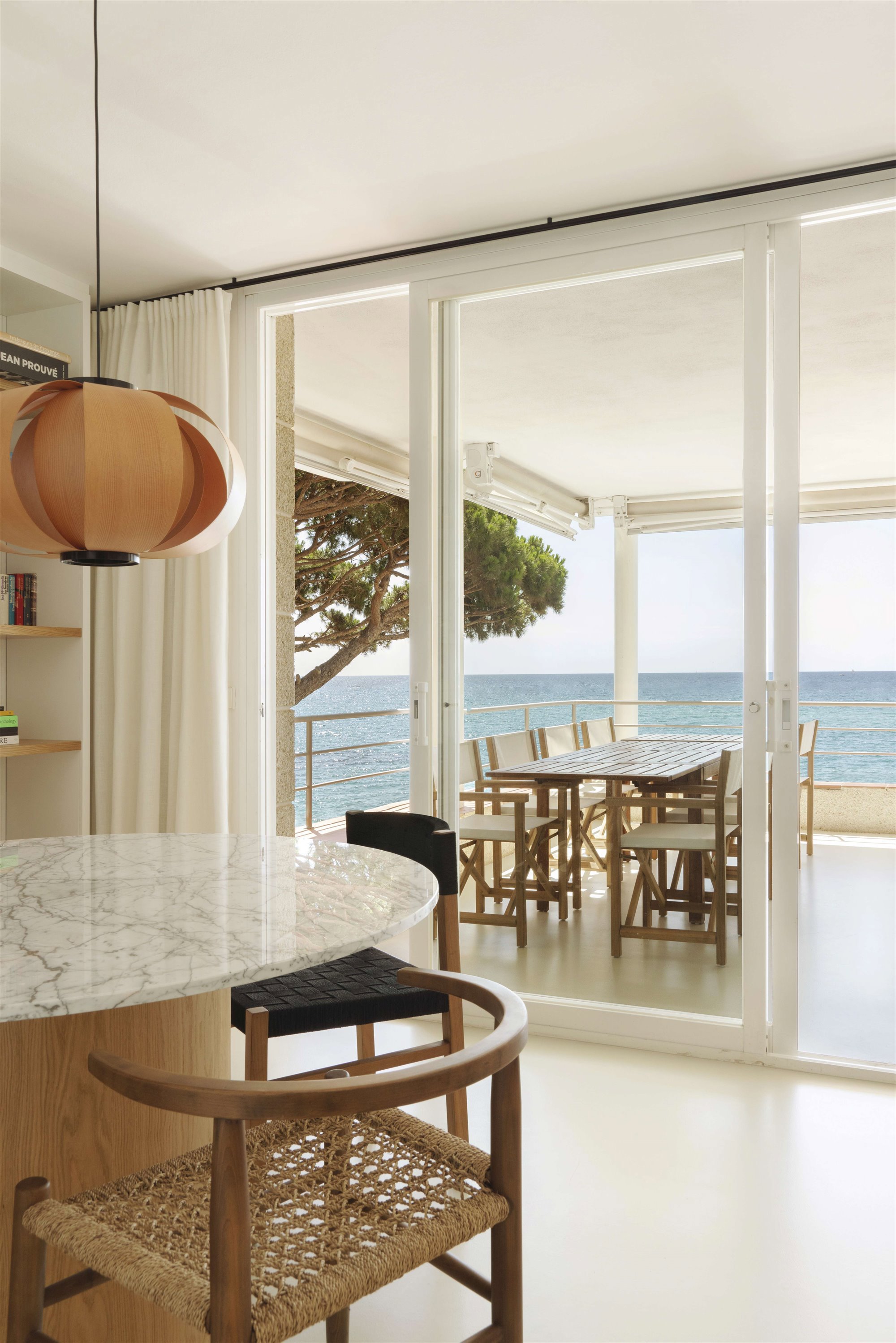 CALDETES John Brown Projects comedor