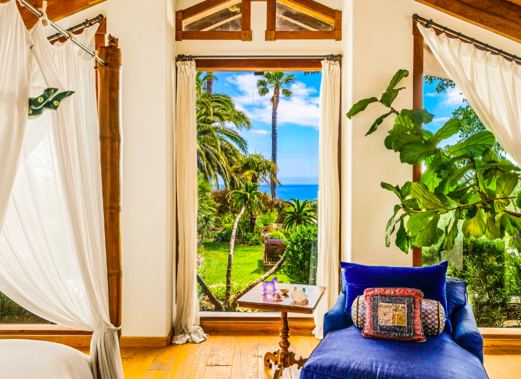 Dormitorio con vistas