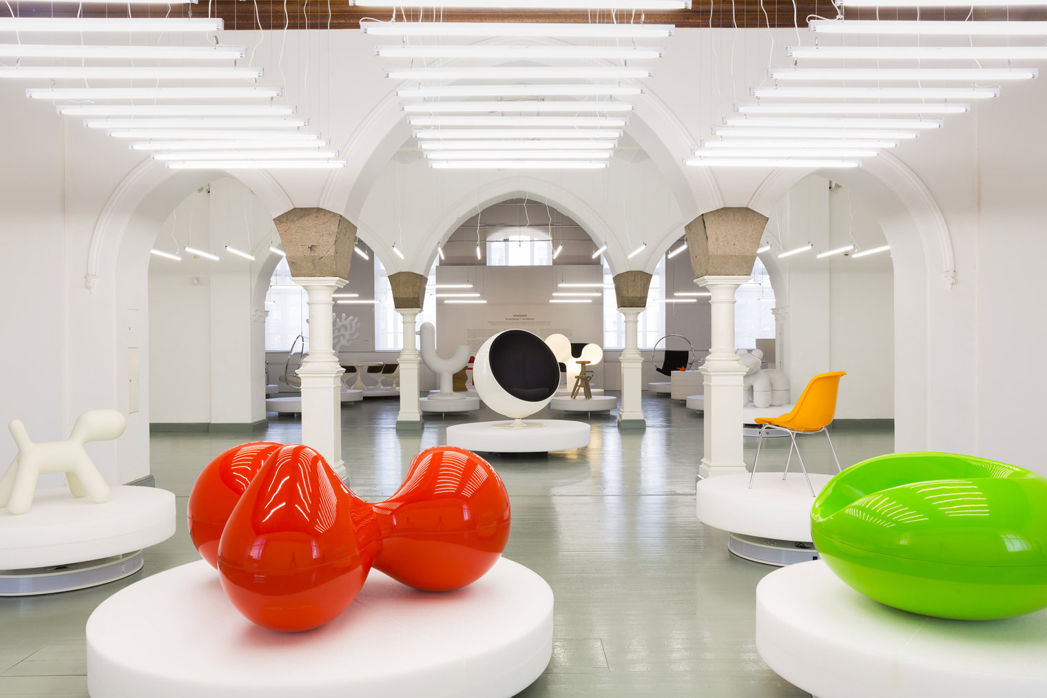 Exposición sobre Aarnio en el Museo Nacional de Disen~o de Estocolmo. 
